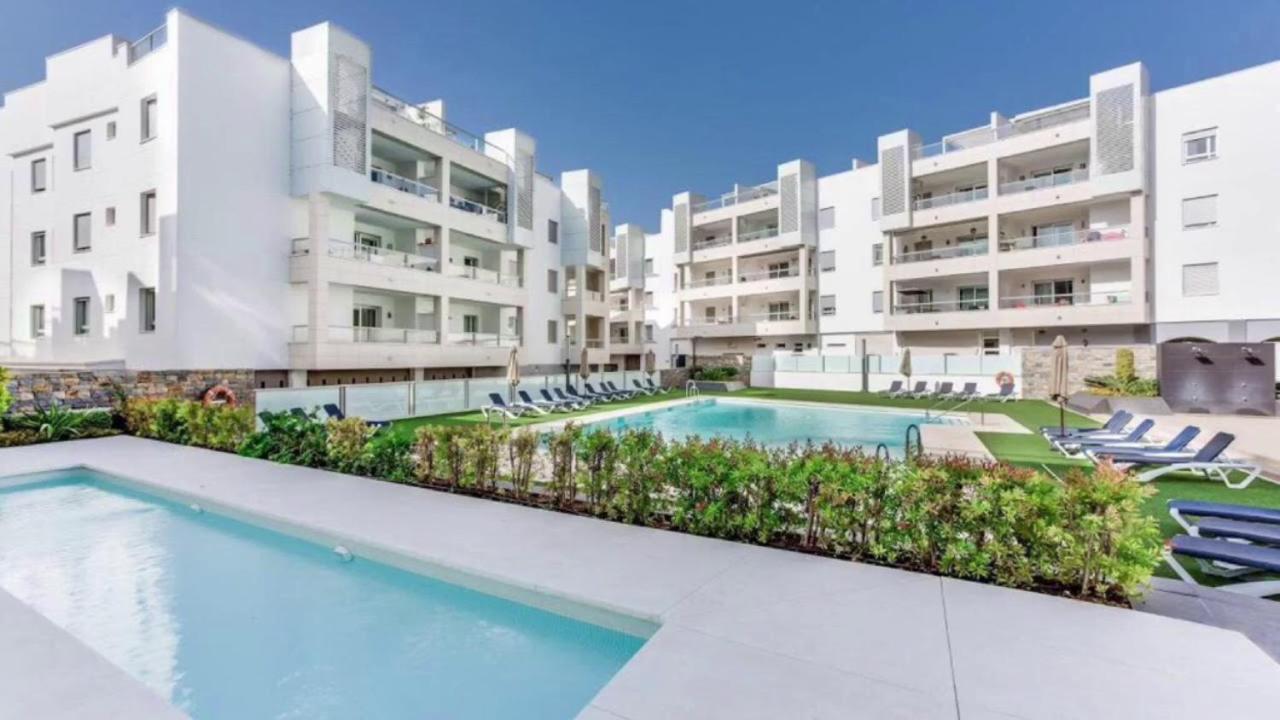 Deluxe 3 Bedroom By Aqua Apartments, Apartament *